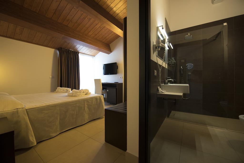 Hotel Iride & Spa Cesenatico Exterior photo